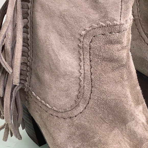 Sam Edelman light grey Suede Fringes Louie Ankle Boots booties size 8.5 EUC - Picture 10 of 16